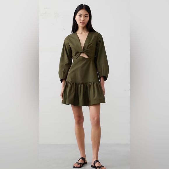 Banana Republic Dresses & Skirts - Banana Republic Olive Long Sleeve Dress